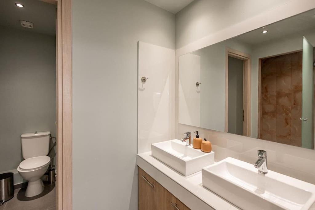 Smaragdi Luxury Jacuzzi Apartment Noho Premium Living Athen Exterior foto