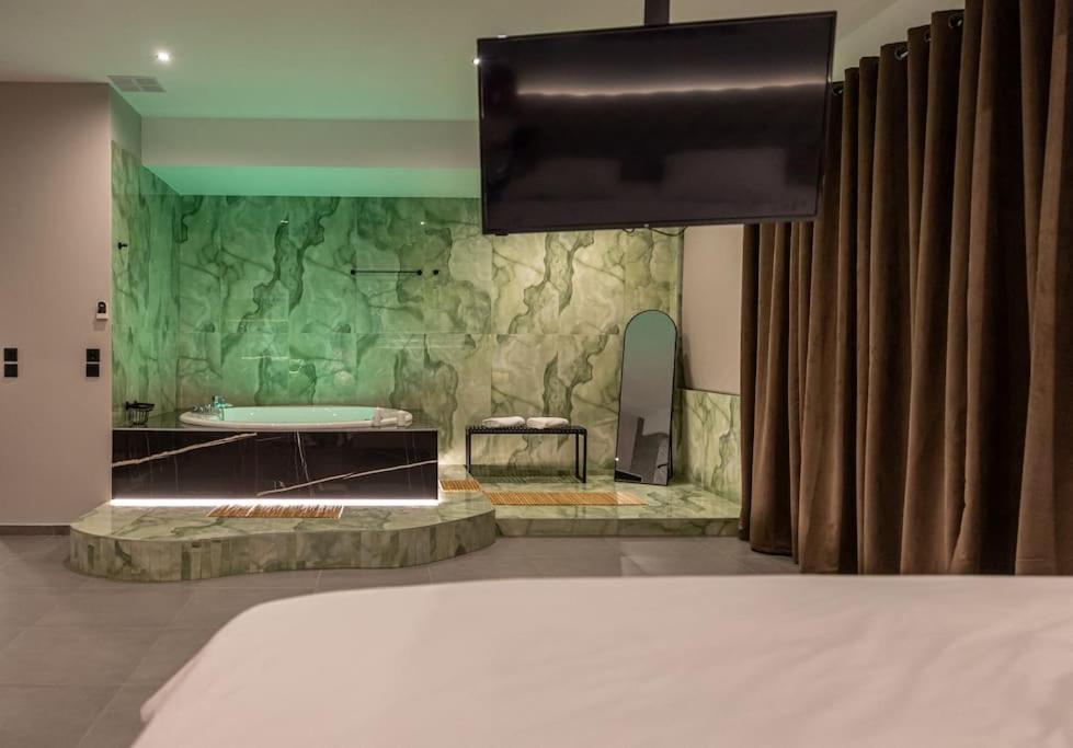 Smaragdi Luxury Jacuzzi Apartment Noho Premium Living Athen Exterior foto